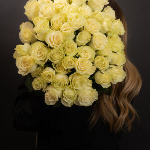 BUCHET 51 WHITE ROSES