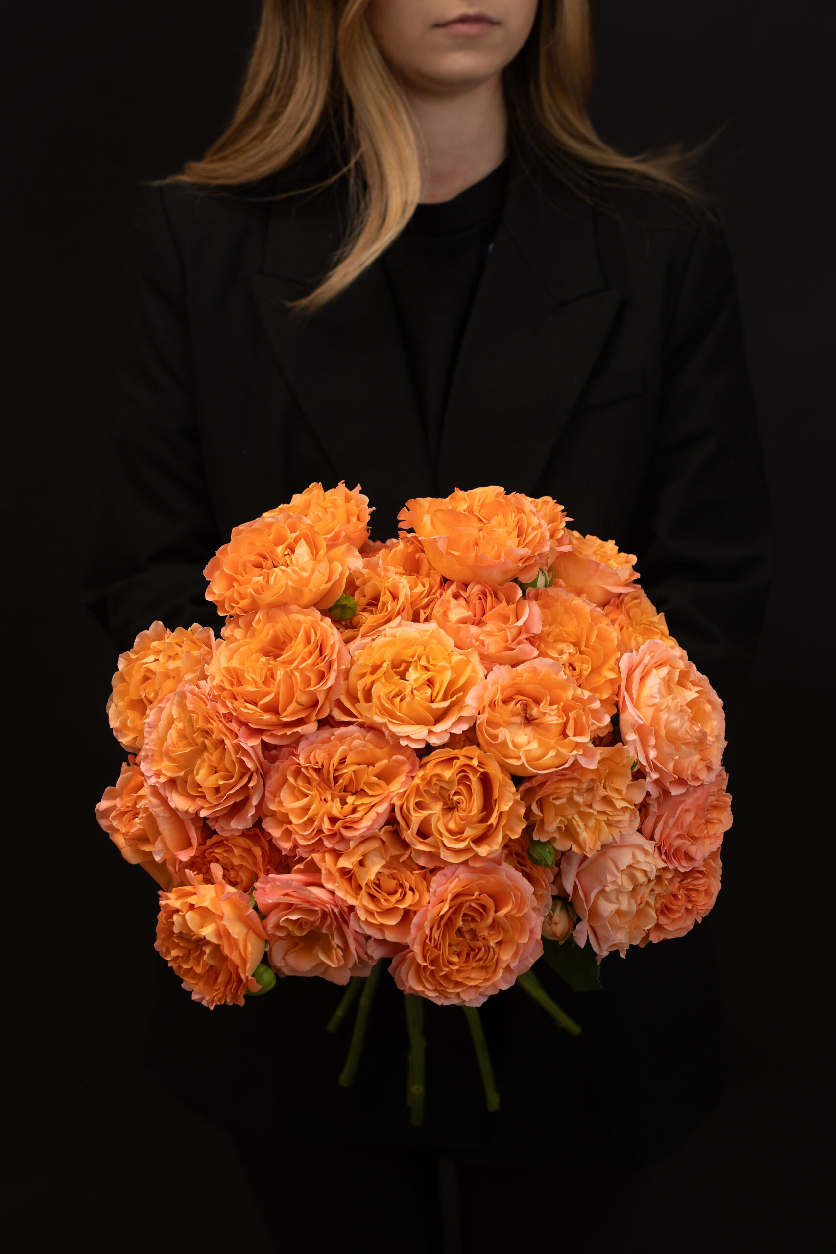 BUCHET ORANGE GARDEN ROSES2