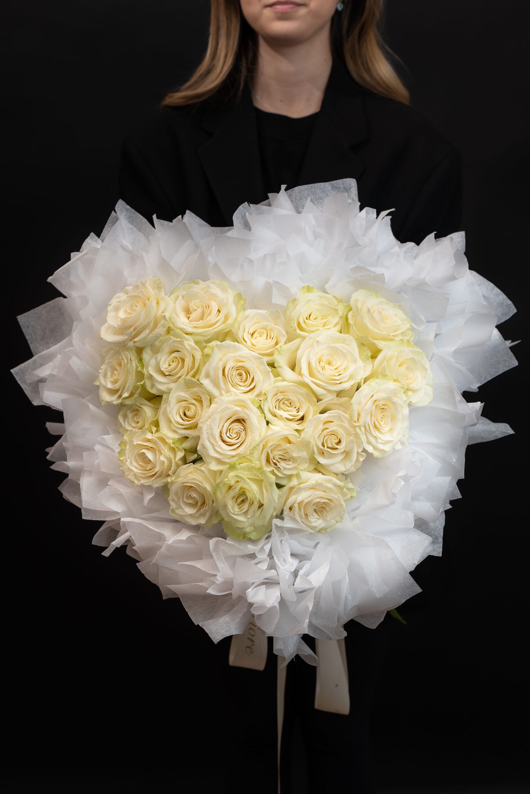 BUCHET WHITE HEART 1