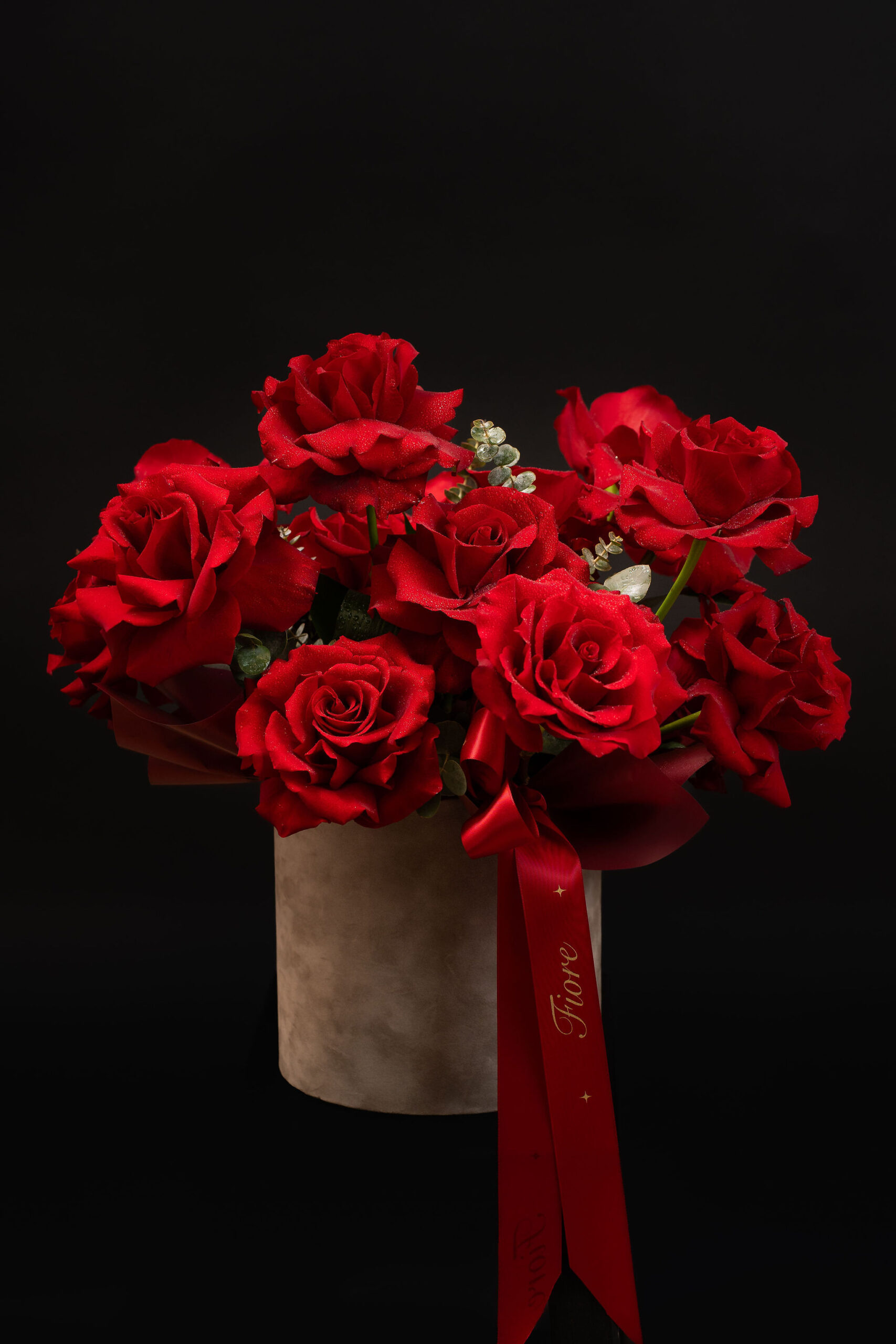 ARANJAMENT FLEXED RED ROSES 1